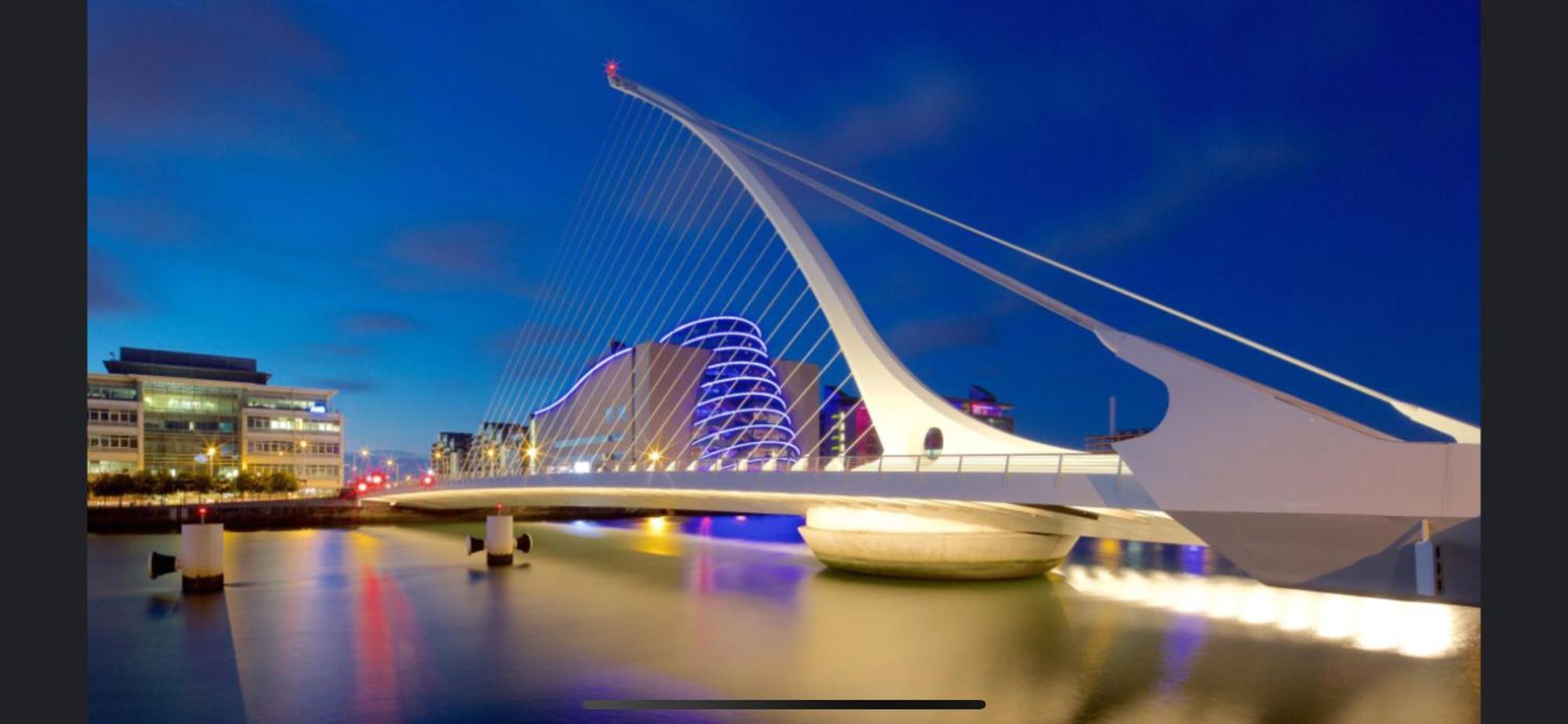Modern Dublin City Centre Exterior photo